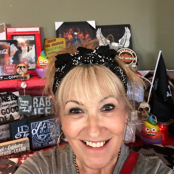 Meet your Posher, Halina - Picture 1 of 2